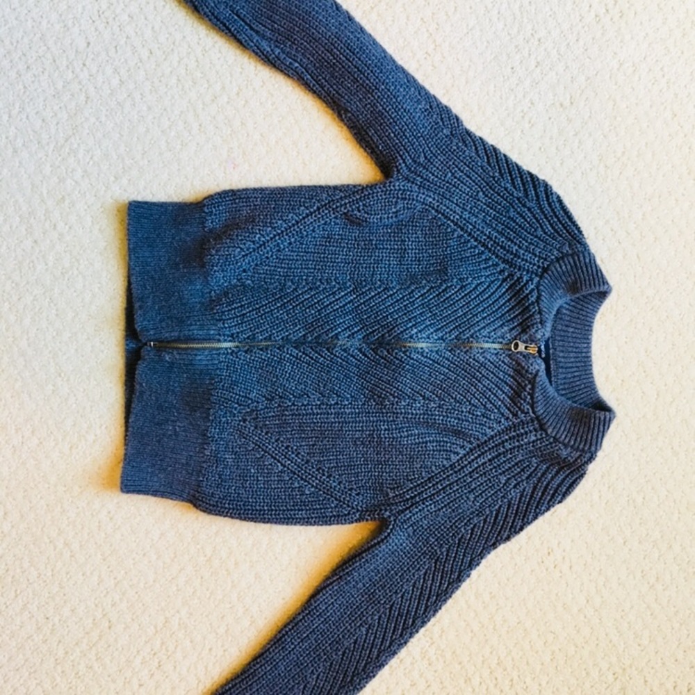 Zipup sweater